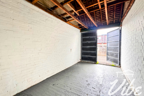 Garage to rent, Spring Hill, London E5