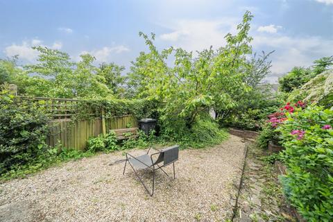 Flat 4, 17 Fawnbrake Avenue, London, SE24 0BE