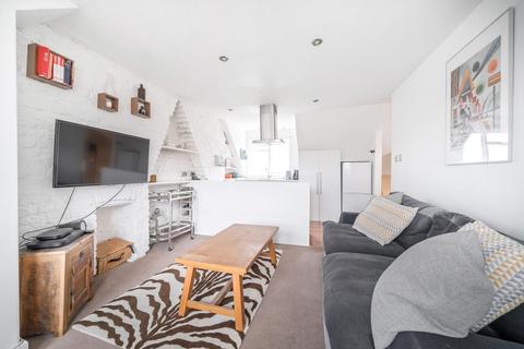 Flat 4, 17 Fawnbrake Avenue, London, SE24 0BE