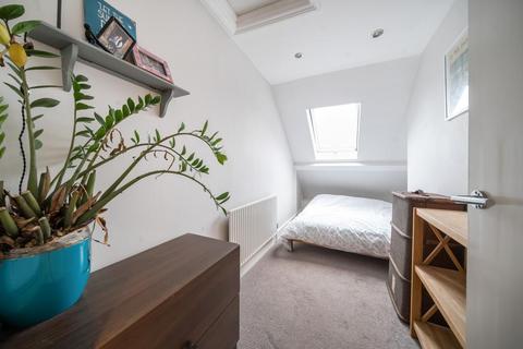 Flat 4, 17 Fawnbrake Avenue, London, SE24 0BE