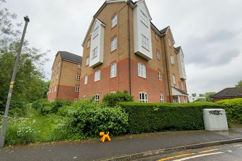 2 bedroom flat to rent, Friarscroft Way, Aylesbury, HP20
