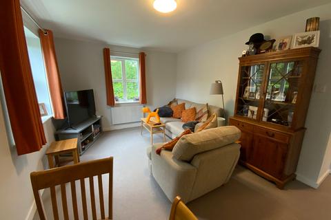 2 bedroom flat to rent, Friarscroft Way, Aylesbury, HP20