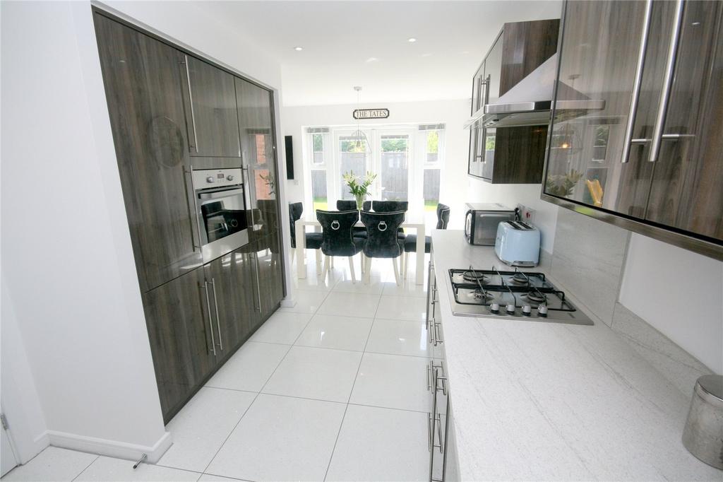 Family Room (3)