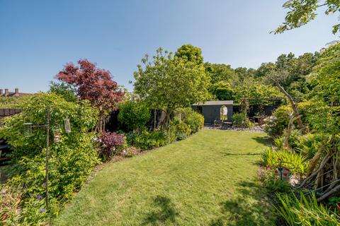 19 Parkfield Way, Bromley, BR2 8AE