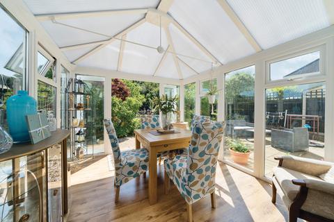 19 Parkfield Way, Bromley, BR2 8AE