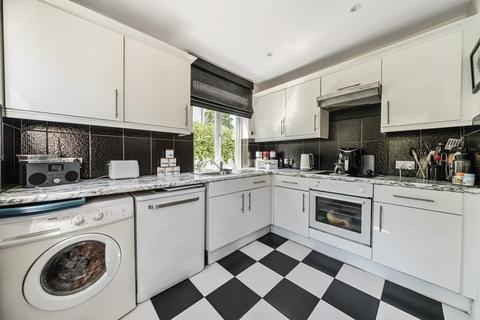 19 Parkfield Way, Bromley, BR2 8AE