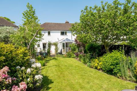 19 Parkfield Way, Bromley, BR2 8AE