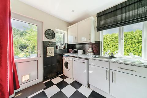 19 Parkfield Way, Bromley, BR2 8AE