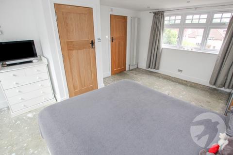 152 Dumbreck Road, London, SE9 1RF