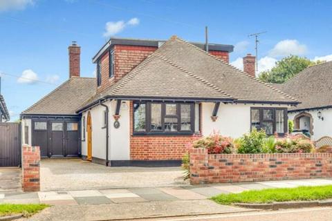 4 bedroom chalet to rent, Samuels Drive, Thorpe Bay, SS1