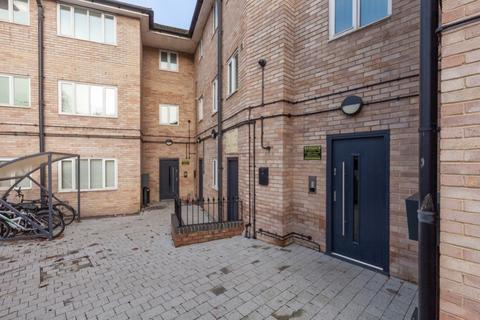 2 bedroom apartment to rent, Alden Crescent, Headington, Oxford, Oxfordshire, OX3
