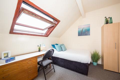 1 bedroom in a house share to rent, 183 Cardigan Road, Hyde Park, Leeds, LS6 1QL