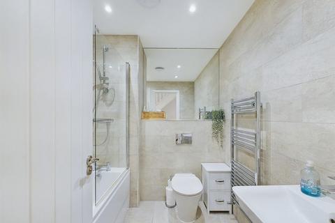 65 Highfield Road, Whitby, YO21 3LW