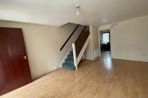 2 bedroom end of terrace house to rent, Gade Close, Hayes UB3