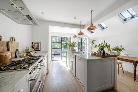 85 Ravenscroft Road, Beckenham, BR3 4TP