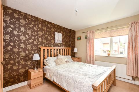 17 Campbell Close, Penrhyn Bay, Llandudno, LL30 3FD