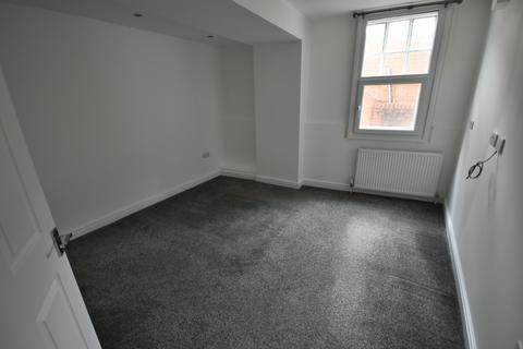 2 bedroom flat to rent, College Street, Wrexham, LL13