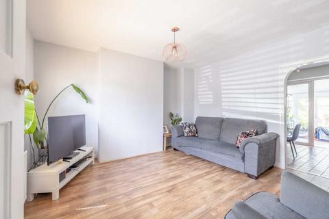25 Ditton Road, Datchet, Slough, SL3 9LJ