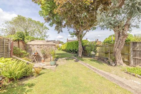 25 Ditton Road, Datchet, Slough, SL3 9LJ