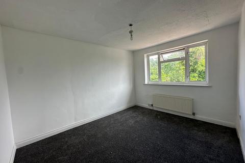 3 bedroom semi-detached house to rent, Downing Drive, Greenford UB6