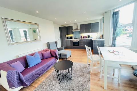 2 bedroom apartment for sale, London N10
