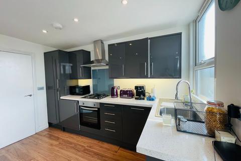 2 bedroom apartment for sale, London N10