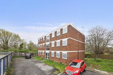 2 bedroom apartment for sale, Andover Close, Greenford, UB6