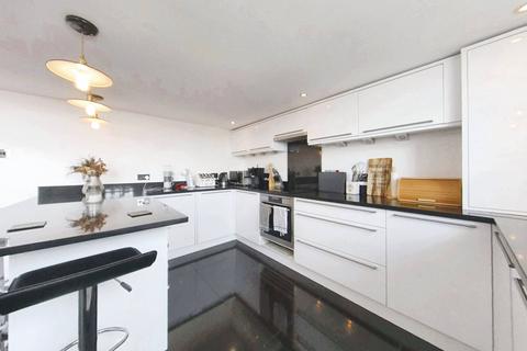 2 bedroom apartment to rent, Gatton Road, London SW17