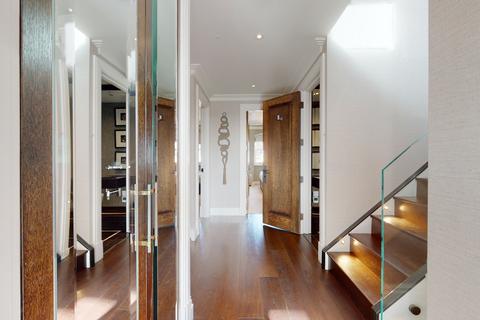 3 bedroom duplex to rent, East Penthouse, Kensington W8