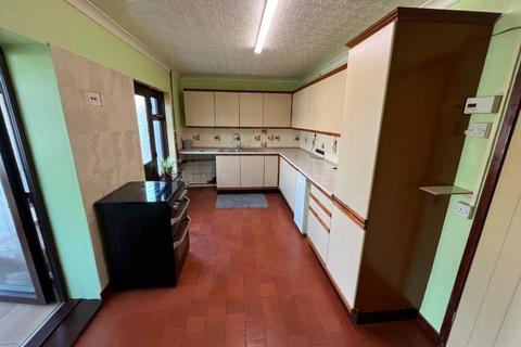 6 Bro Henllys, Felinfach, Lampeter, SA48 8AD