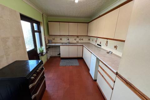 6 Bro Henllys, Felinfach, Lampeter, SA48 8AD