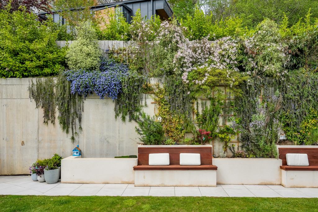 Garden Feature 76b