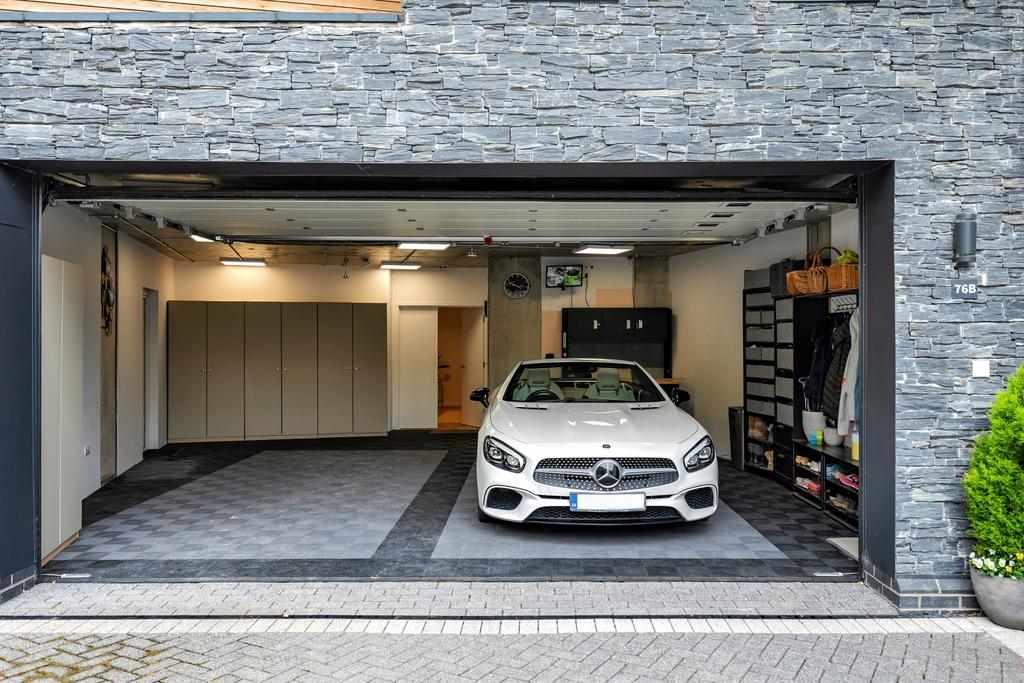 Garage 76b