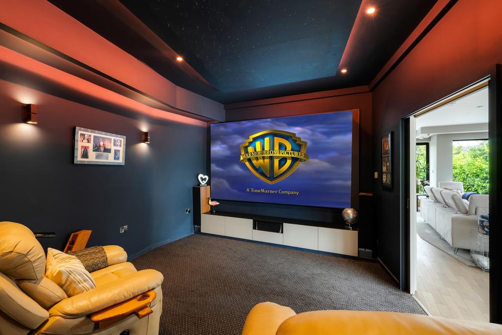 Cinema76b