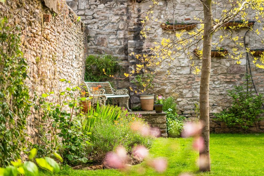 Garden Feature