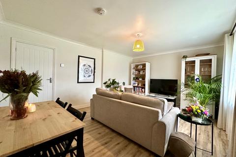 1 bedroom apartment for sale, Charlbury Crescent, Romford