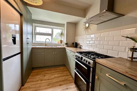 47 Charlbury Crescent, Romford, RM3 8YR