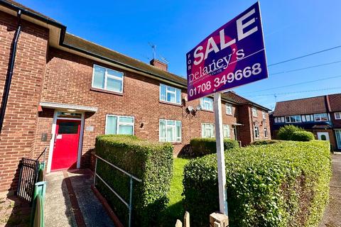 47 Charlbury Crescent, Romford, RM3 8YR