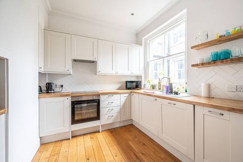 3 bedroom flat to rent, Heath Street, Hampstead, London, NW3