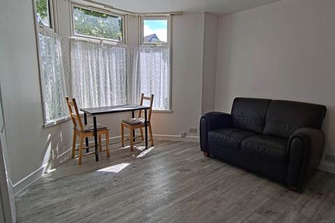 1 bedroom flat to rent, Richmond Road, Cathays, Cardiff