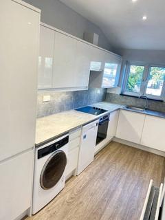 1 bedroom apartment to rent, Addiscombe Road, Croydon CR0