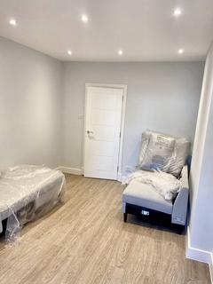 1 bedroom apartment to rent, Addiscombe Road, Croydon CR0