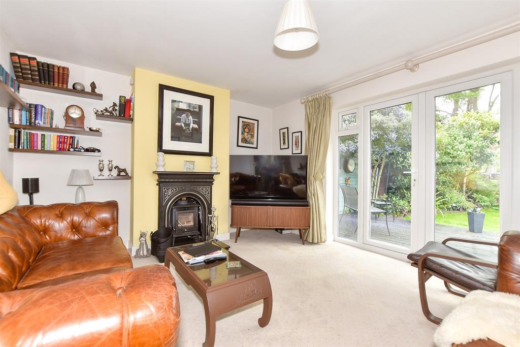 Ursuline Drive, WestgateOnSea, Kent 2 bed semidetached bungalow for sale £300,000