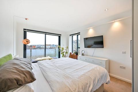 3 bedroom flat for sale, Old London Road, Kingston, Kingston Upon Thames, KT2