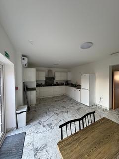 8 bedroom semi-detached house to rent, Marsh Road, Luton LU3