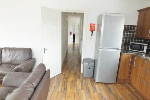 3 bedroom apartment to rent, Flat 8 Bawaz Place 1 Independant Street, Nottingham, NG7 3LN