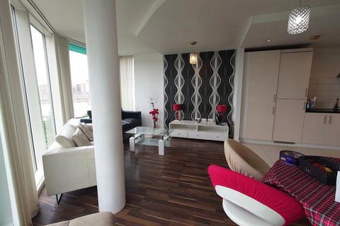 2 bedroom apartment for sale, Station Approach, Hayes, Greater London, UB3