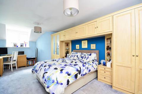 2 bedroom flat for sale, Century Court, Woking, GU21