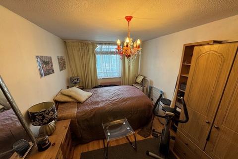 2 bedroom flat for sale, Sharnbrook House, London