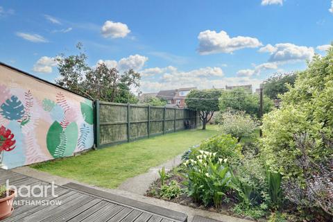 157 Hale End Road, London, E17 4DX
